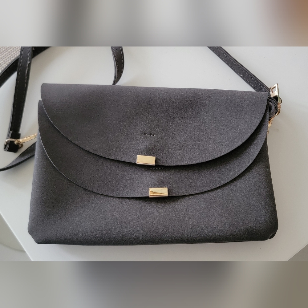 Sleek Gray Crossbody Bag - Picture 15 of 15